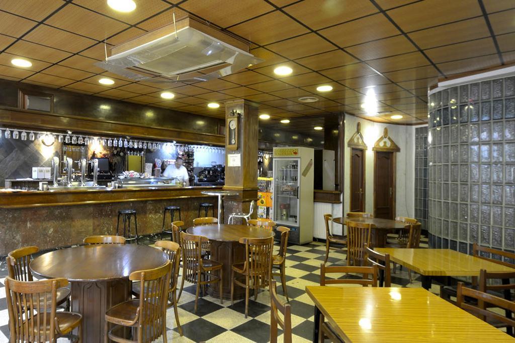 Hostal Goyo Garray ภายนอก รูปภาพ